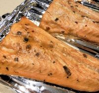 Marinated salmon with spices