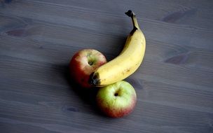 banana and two apples