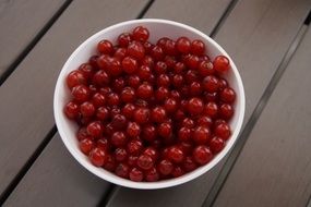 red currants berries in a bowl