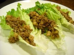 Chinese beef with the lettuce