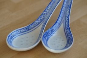 chinese porcelain spoon