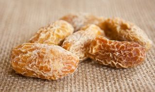 dates, dry palm fruits from india