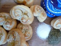 puff pastry worms