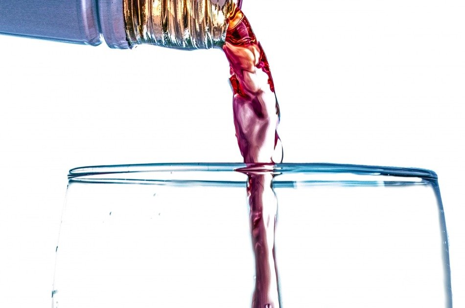 pouring of wine