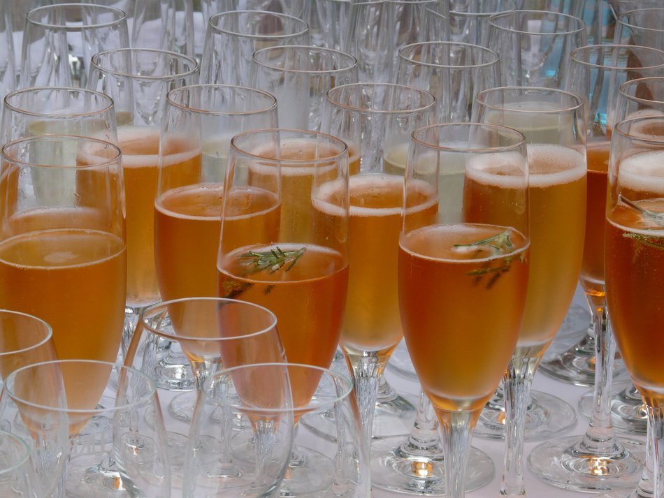 champagne glasses for banquet