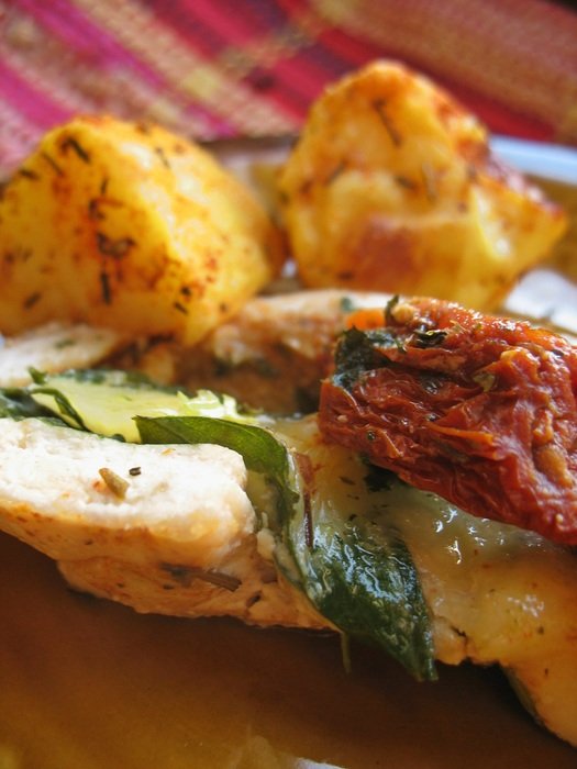 chicken with mozzarella and dry tomatoes