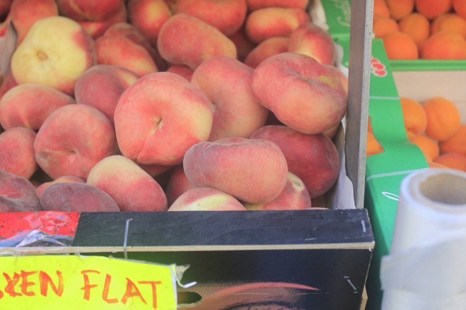 flat peach in box