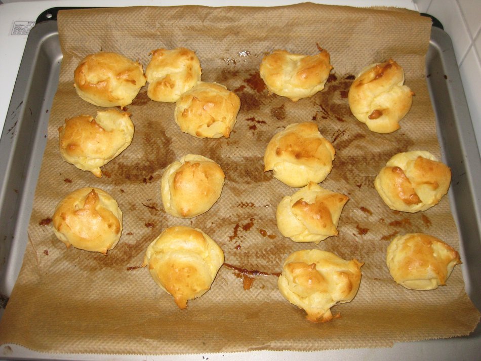 pan with cakes