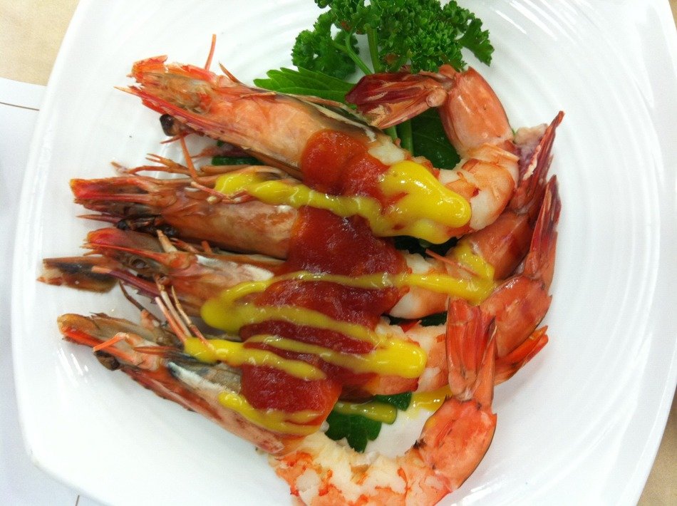 crispy and delicious shrimp tempura, seafood