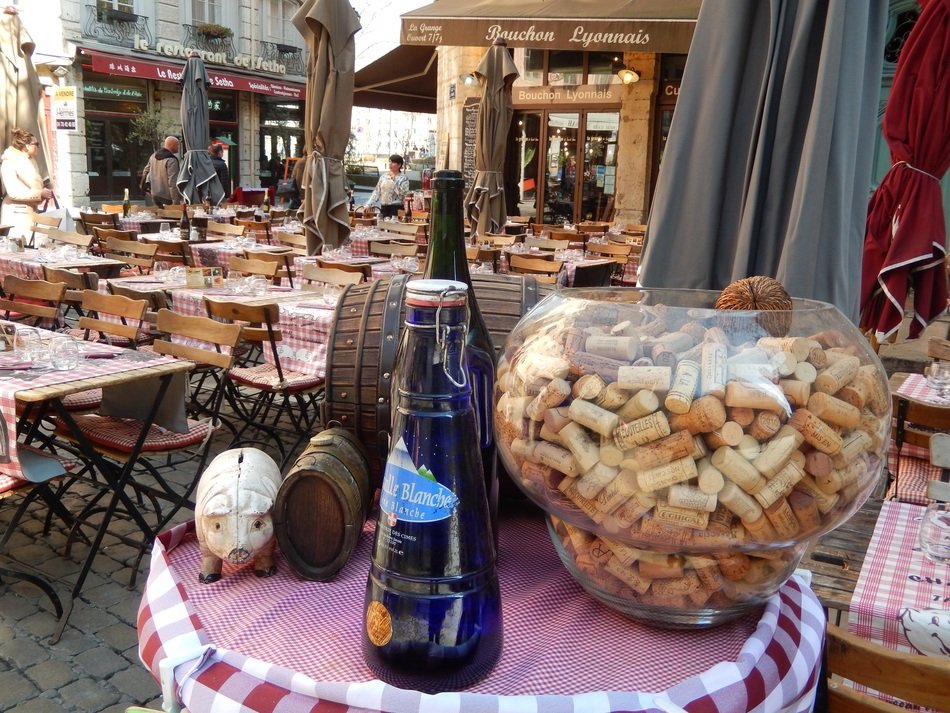 corks and beverage in Restaurant in Lyon