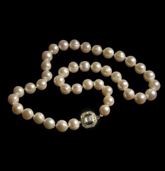Very Nice White Round Circl eacute Cultured Fresh Water Pearls Of 85 9