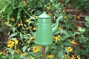 Easy DIY Garden Art drawing