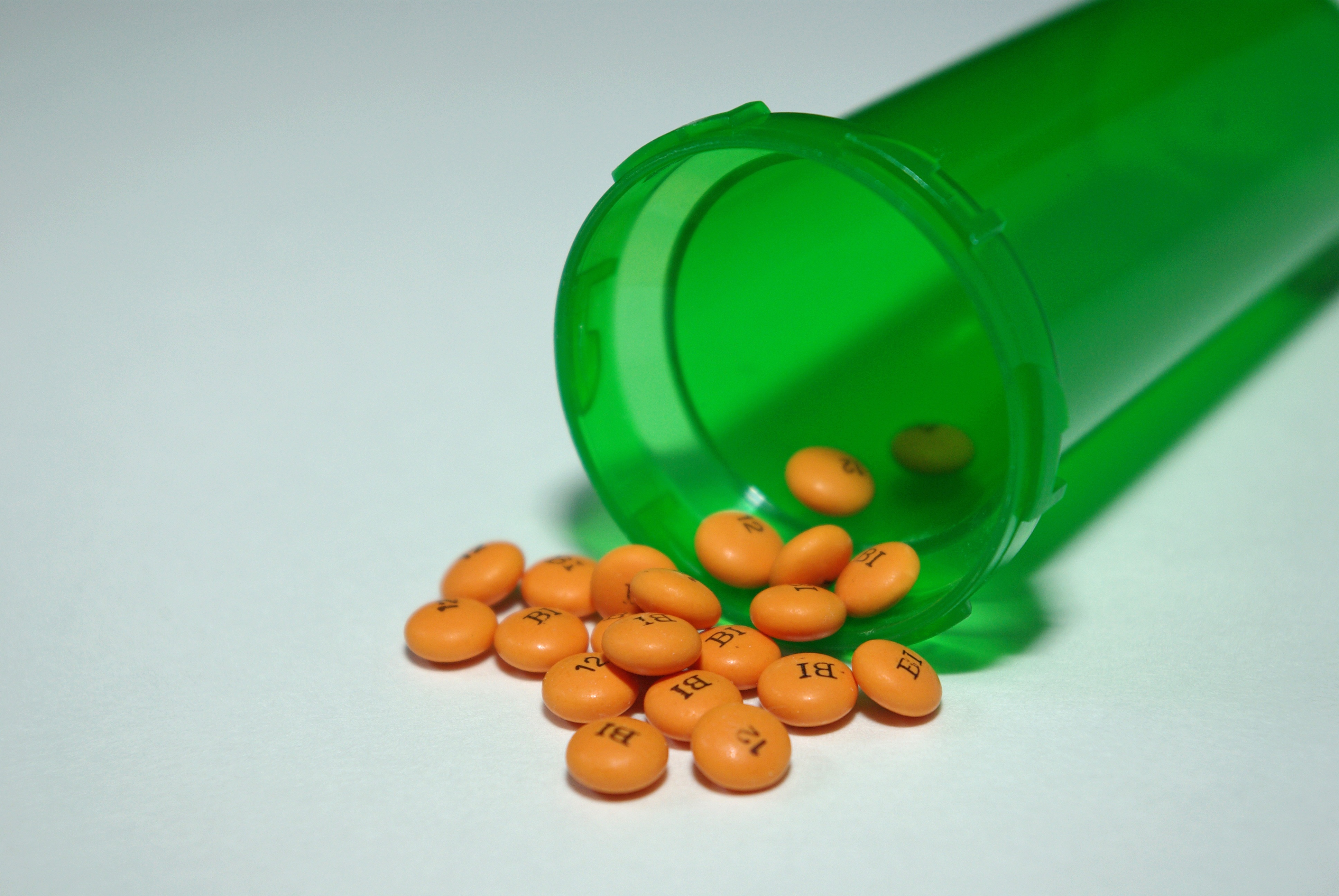 Orange Pill 30 974 - ywpat7c