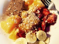 healthy breakfast of bananas and other fruits