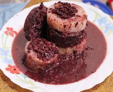 Tapai with burgundy sauce