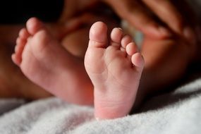 bare baby feet