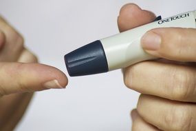 machine measuring glucose in blood