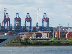 container handling in Hamburg