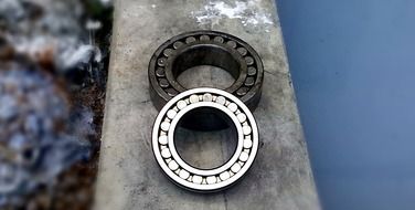Bearing balls made of metal