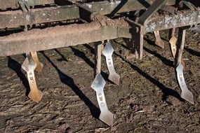 harrowing agricultural machine