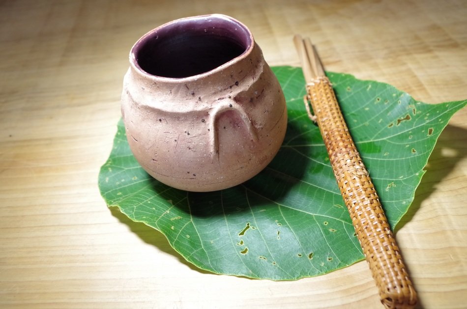 Creative dish on a green leaf on the table