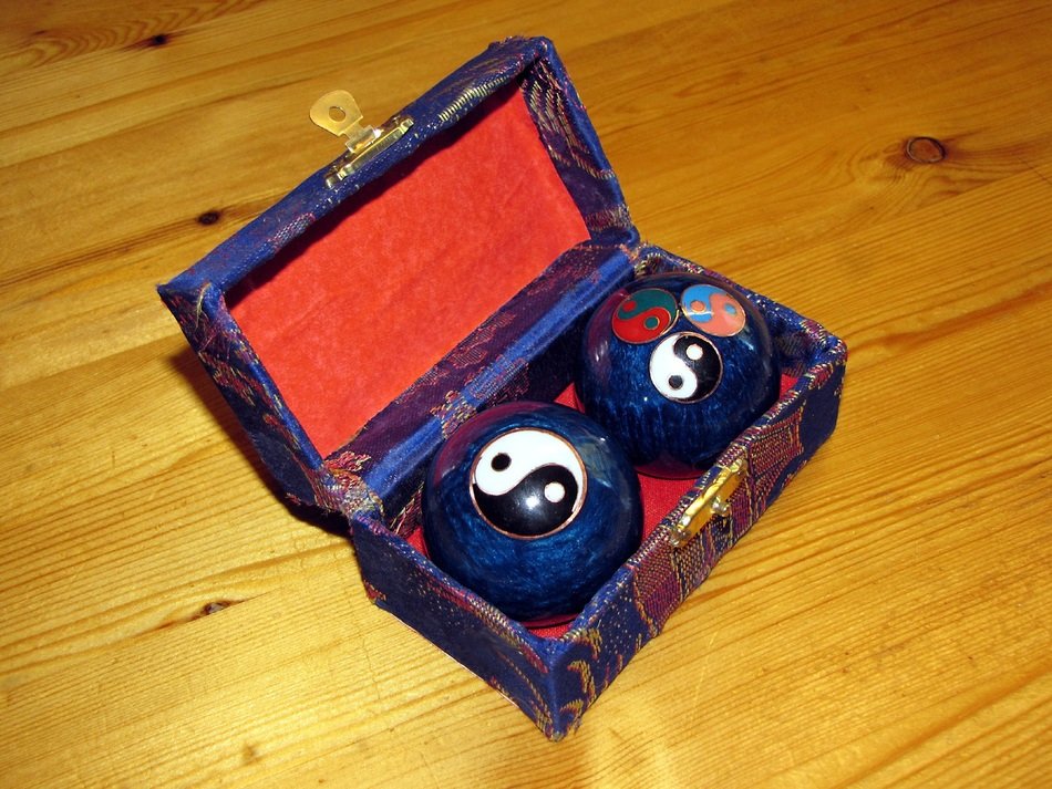 baoding balls in case