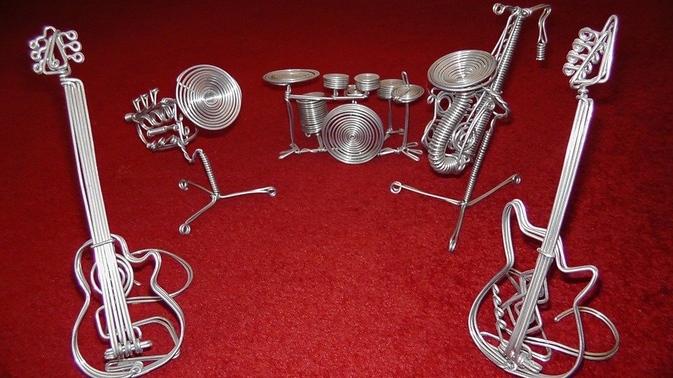 musical instruments made of wire