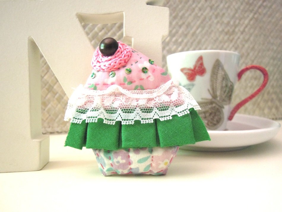 Ñute fabric cupcake