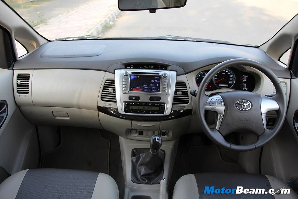 Picture of inside of the Toyota Innova New Model 2013 free image download