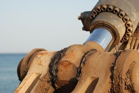 hydraulic mechanism in excavator