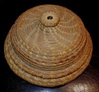 Wicker basket with florida pine