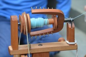 manual wooden spinning wheel