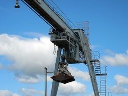 large crane with grippers