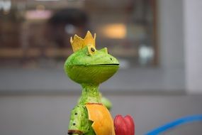 Frog decoration made of the iron