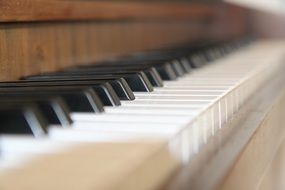 closeup photo of piano keyboard