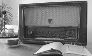back and white picture of a retro radio device