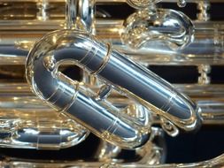 Flaps of a brilliant wind musical instrument