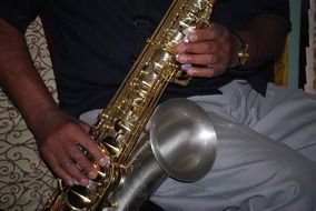 player saxophone