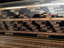 retro style tube radio