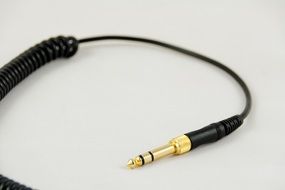 isolated audio cable