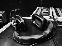 Black and white photo of headphones