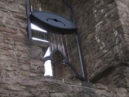 lattice in a fortress in the form of a harp