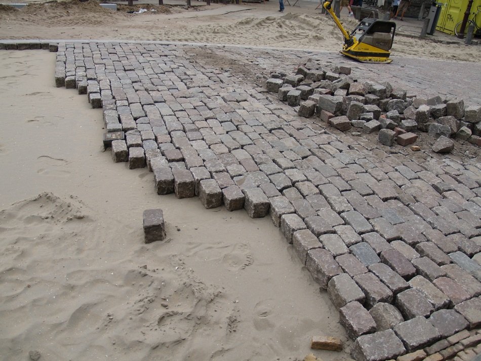 the road of bricks