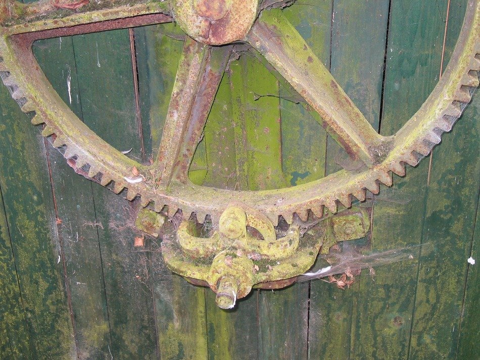 mill iron wheel gear fragment