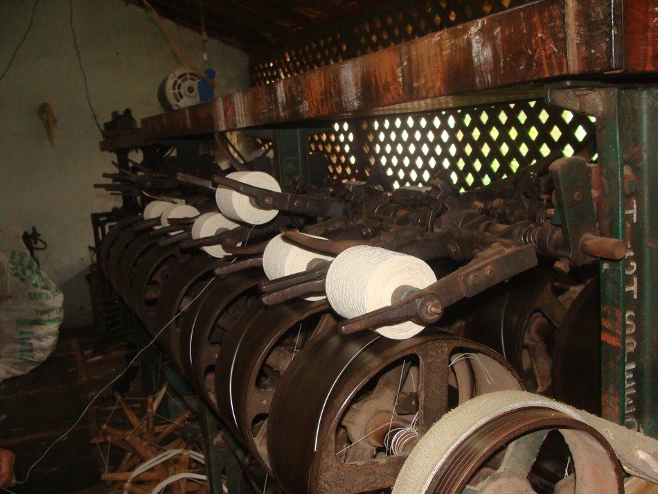 weaving coarse cloth