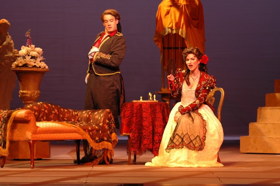 Colorful musical in Sevilla Opera