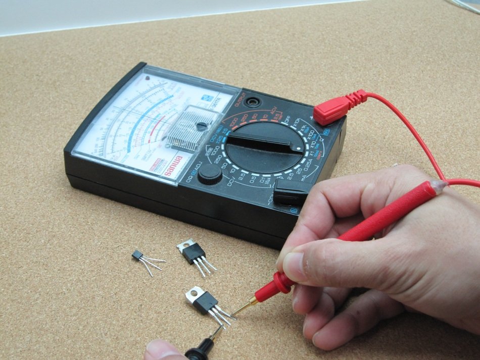Engineering electronic transistor