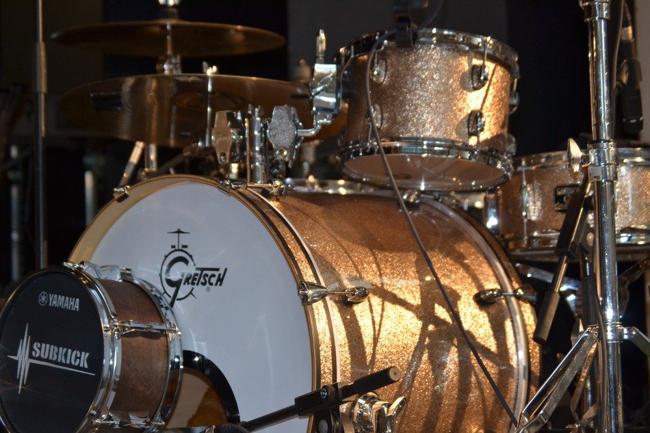 Drum set in gold color