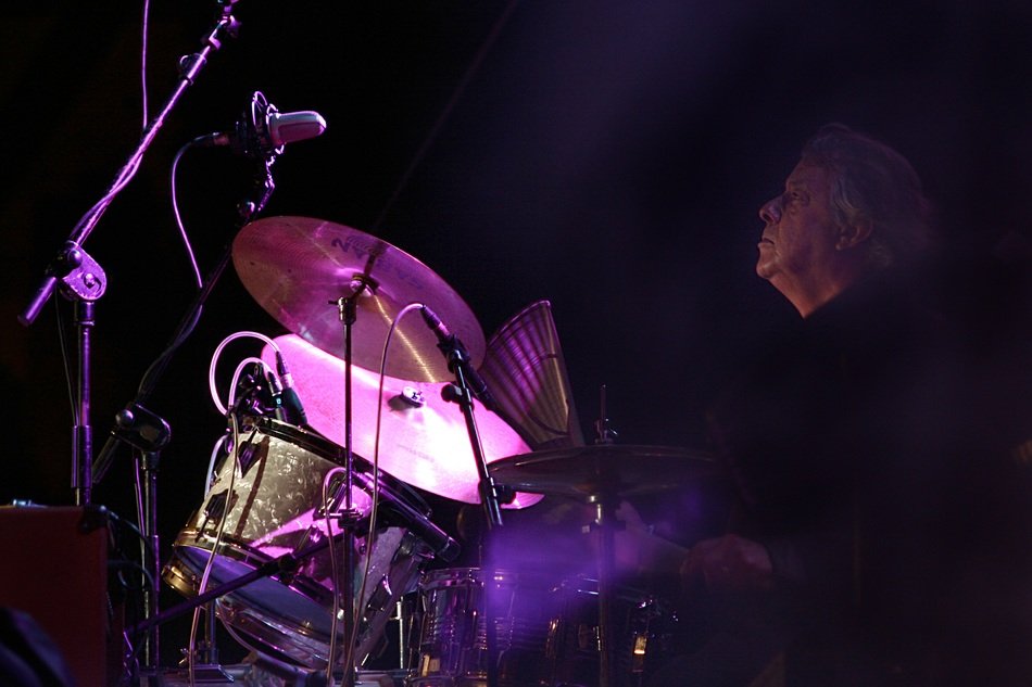 drums purple backlight