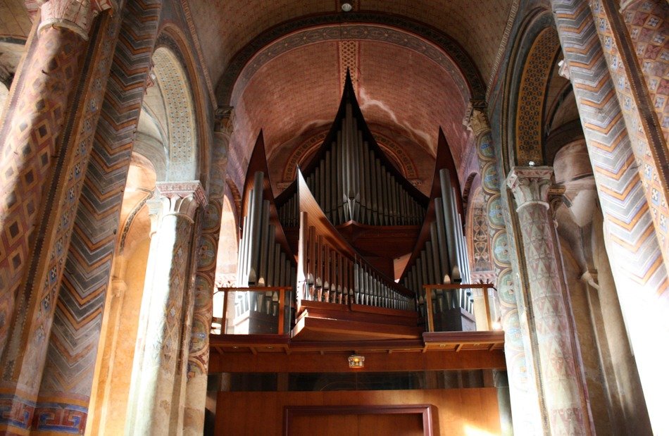church organ with trumpets